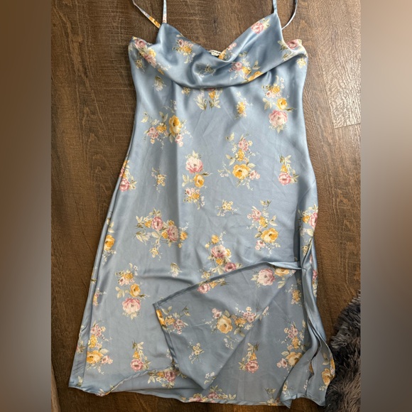Silk dress - Picture 1 of 3